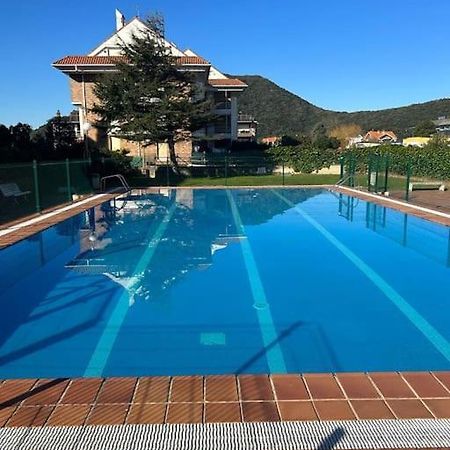 Playa De Berria -Apartamento Con Piscina Y Vistas Al Mar Santoña 외부 사진