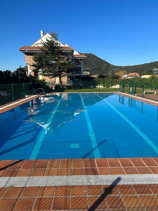 Playa De Berria -Apartamento Con Piscina Y Vistas Al Mar Santoña 외부 사진