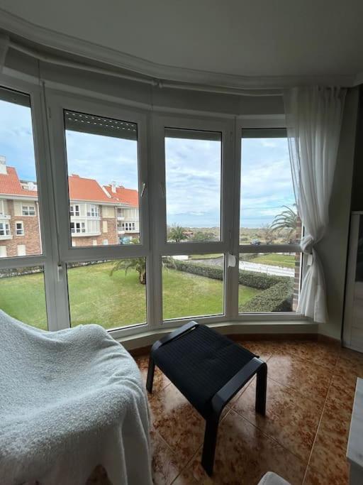 Playa De Berria -Apartamento Con Piscina Y Vistas Al Mar Santoña 외부 사진