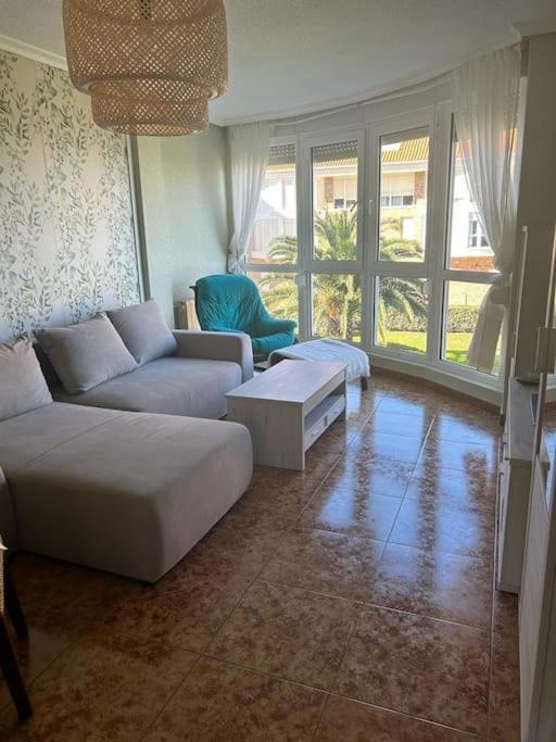 Playa De Berria -Apartamento Con Piscina Y Vistas Al Mar Santoña 외부 사진