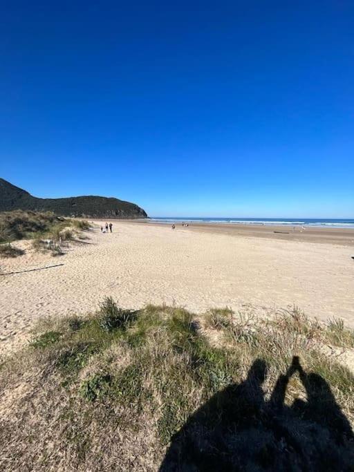 Playa De Berria -Apartamento Con Piscina Y Vistas Al Mar Santoña 외부 사진